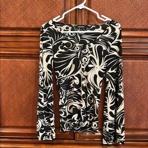 Karen Kane Black and White Graphic Fitted Long Sleeve Blouse